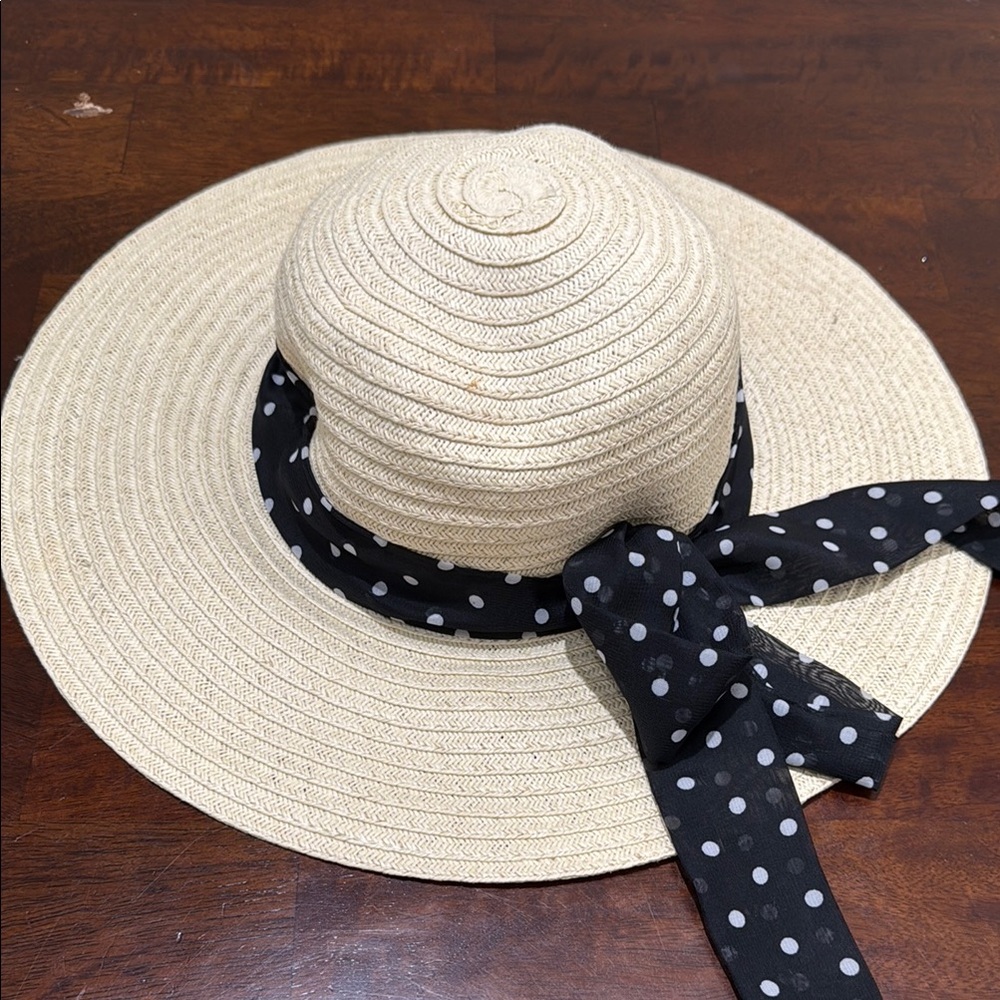 Elegant Cream Sun Hat with Black Polka Dot Ribbon 5/$25 💚